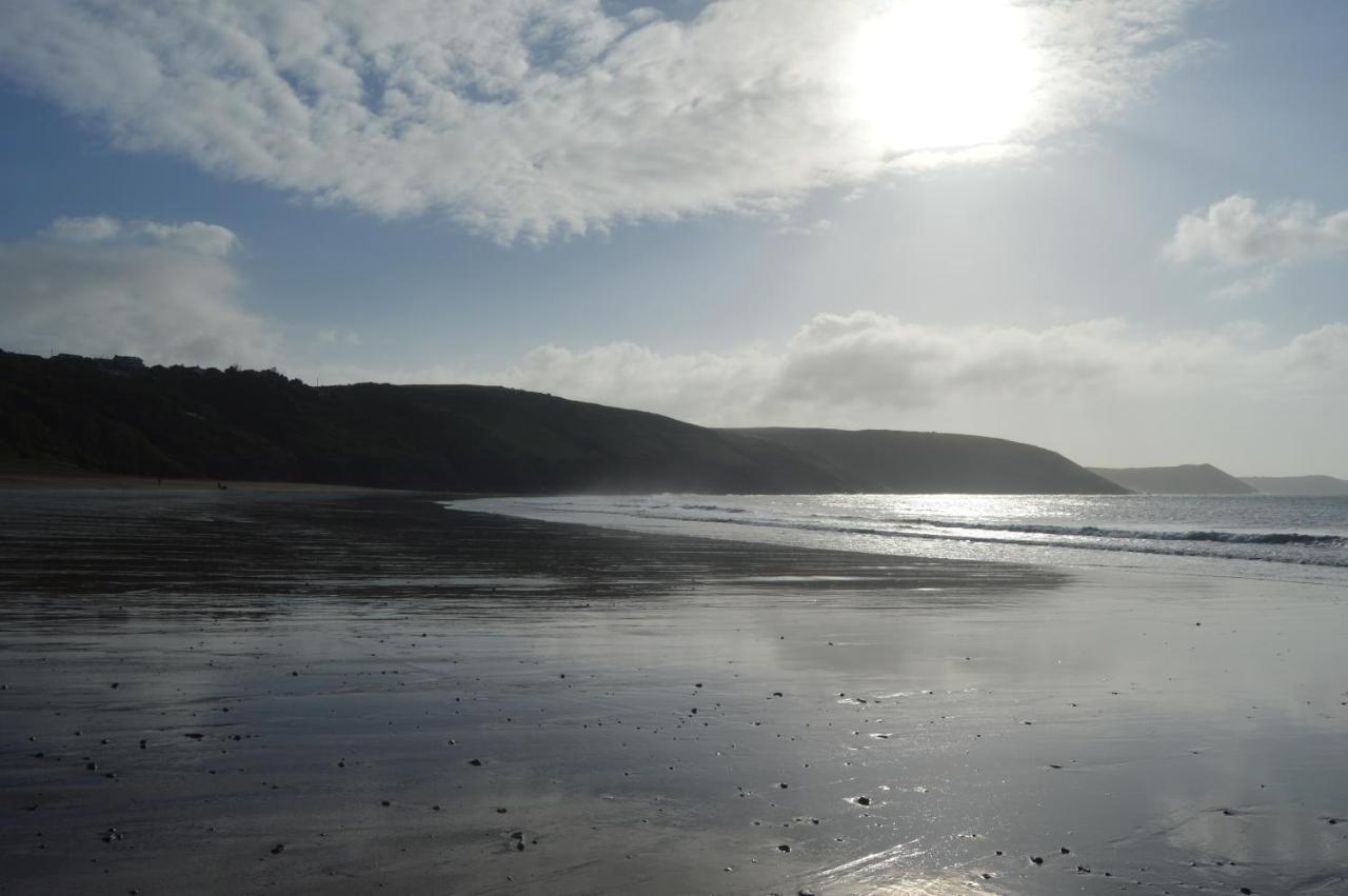 Villa Galwad Y Mor A Coastal Escape In Pembrokeshire'S National Parks à Lamphey Extérieur photo