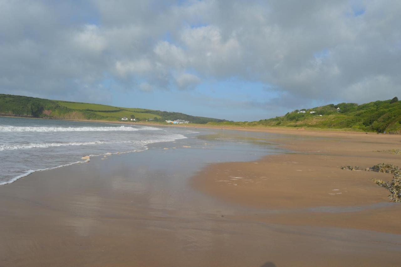 Villa Galwad Y Mor A Coastal Escape In Pembrokeshire'S National Parks à Lamphey Extérieur photo