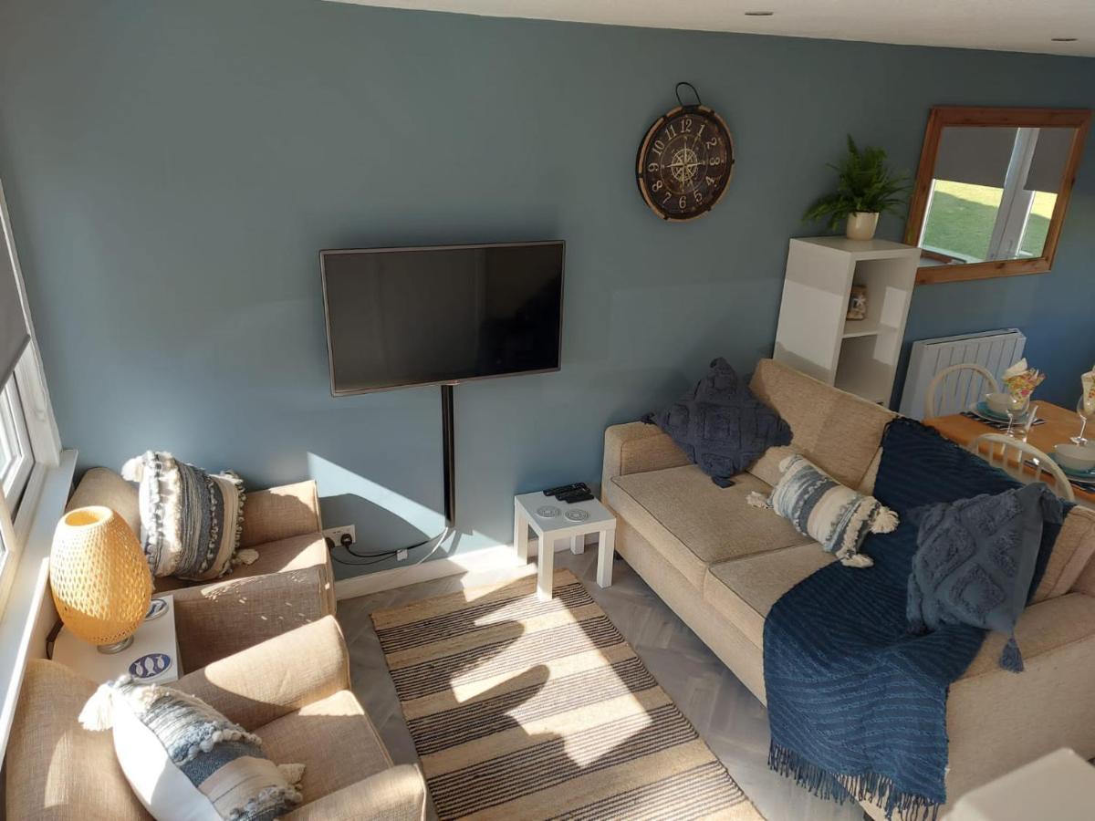 Villa Galwad Y Mor A Coastal Escape In Pembrokeshire'S National Parks à Lamphey Extérieur photo